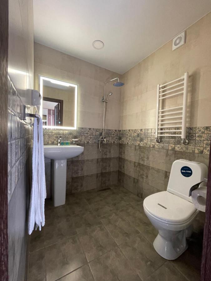 Hayots Ojakh Sevan Bagian luar foto